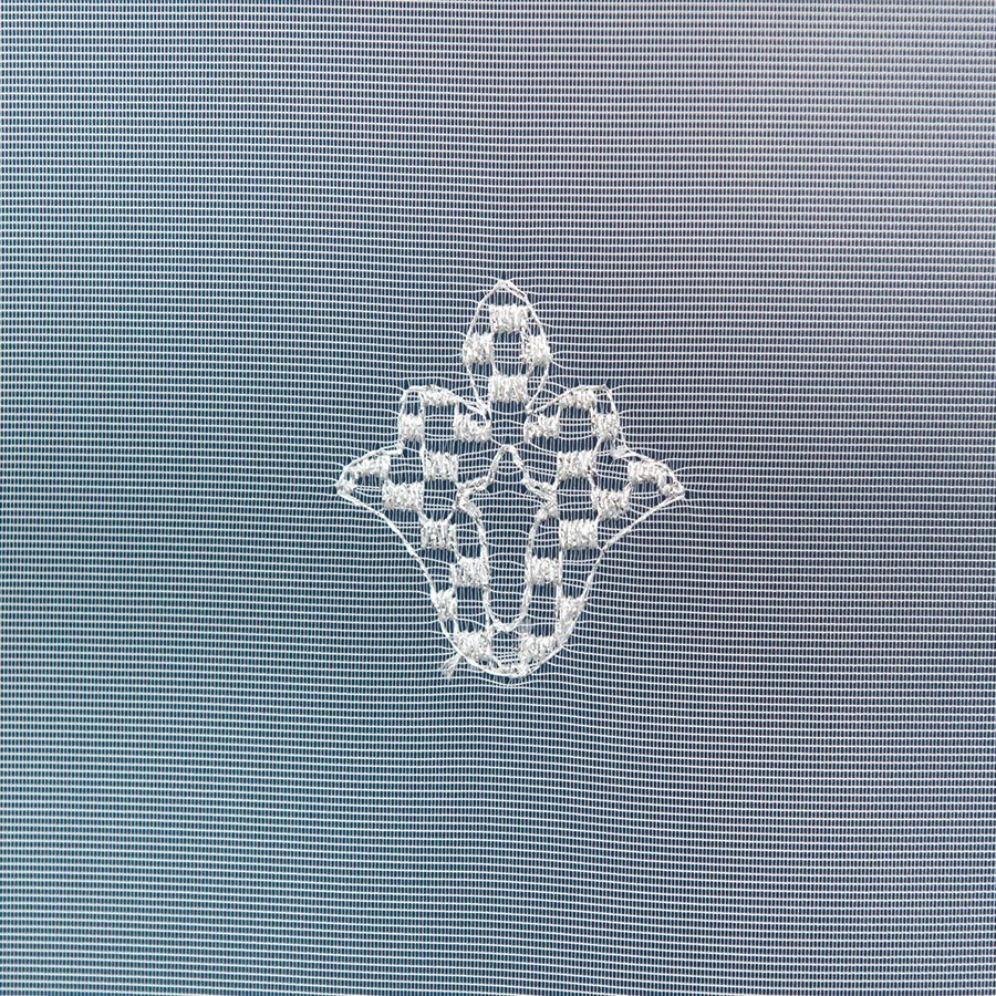 NIKOLA Firanka haftowana z rzutami po całości, wys.280cm, kolor biały ze srebrnym haftem 054179