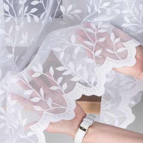 Firanka żakardowa ze wzorem po całości, wys.125cm, kolor biały 023058