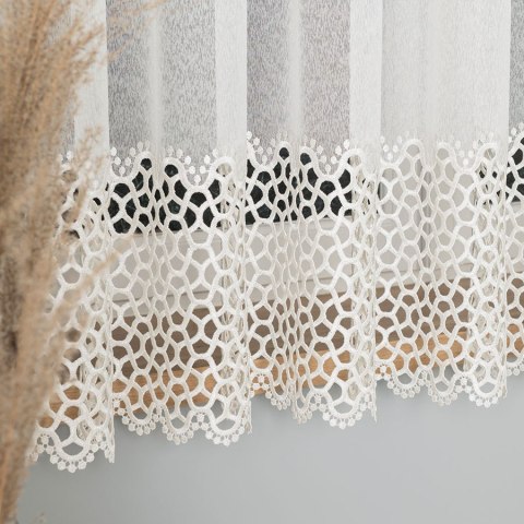 Firanka z aplikacją na markizecie, pasowa, wys. 160cm, kolor kremowy 008897/433/012/060/1