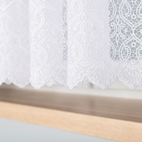 Firanka haftowana ze wzorem na samym dole, wys. 160cm, kolor biały 008240/768/001/000160/1