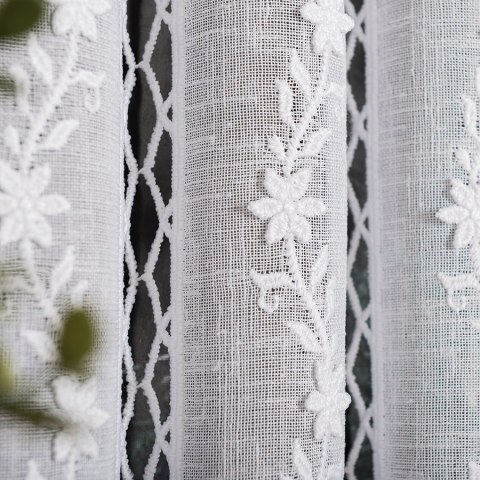 Zazdrostka haftowana panelowa na batyście, wys. 60cm, kolor biały 015589/420/001/000060/1