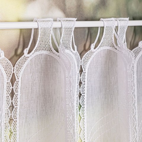 Zazdrostka haftowana panelowa na batyście, wys. 70cm, kolor biały 097651/388/001/000070/1