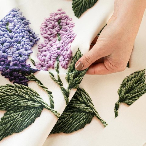 KWIATY BZU Z EFEKTEM WYSZYWANIA Tkanina dekoracyjna typu MILAS, szer. 165cm, kolor biały D00327/MIL/001/165000/1