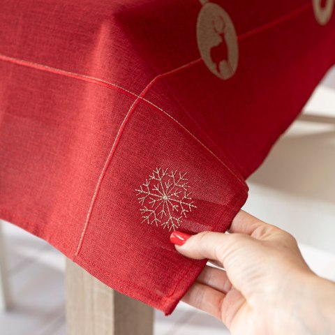 BŁYSZCZĄCY RENIFER Obrus z haftem, 140cmx180cm, kolor 003 czerwony 295157/KSP/L03/140180/1