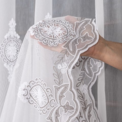 Firanka haftowana pasowa, wys.285cm, kolor 002 biały z szaro-białą nicią FH0030/768/002/000285/1