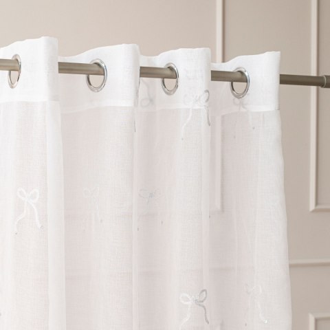 KOKARDKA Firana gotowa na etaminie, haftowana na przelotkach z ołowianką, 250x140cm, kolor biały/srebrny