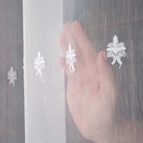 Firanka haftowana pasowa, wysokość 300cm, kolor biały FH0042/768/001/000300/1