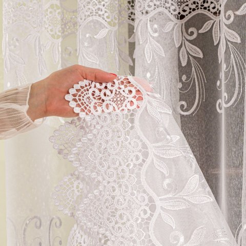Firanka z aplikacją na markizecie ze wzorem pasowym, wys. 250cm, kolor biały 122467/433/001/000250/1