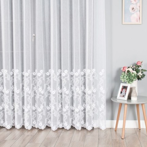 Firanka haftowana ze wzorem na samym dole, wys. 280cm, kolor biały 033385/382/001/000280/1