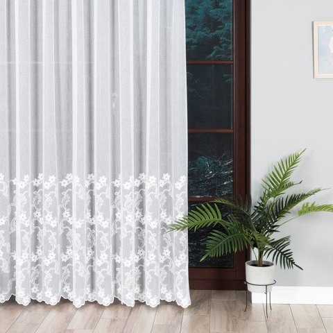 Firanka haftowana ze wzorem na samym dole, wys. 280cm, kolor biały 033385/382/001/000280/1