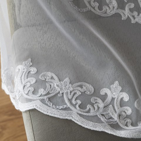 Firanka haftowana ze wzorem pasowym, wys. 300cm, kolor biały z lurexem FHM306/433/001/000300/1