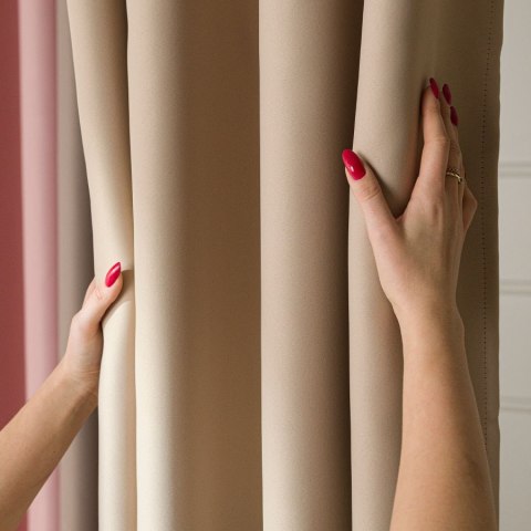 DONA Zasłona gotowa typu blackout na przelotkach, 230x140 cm, kolor 218 jasny chłodny beżowy TD0015/ZGP/21